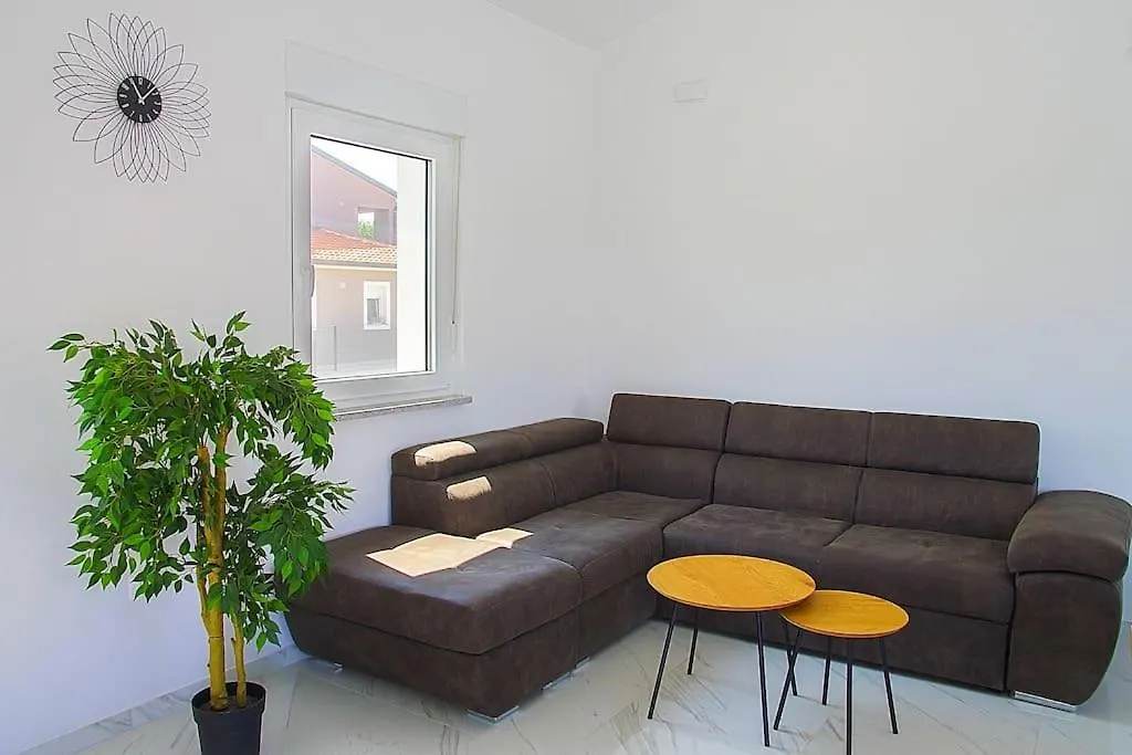 Apartment Flego With Private Swimming Pool And Big Outside Space Funtana
