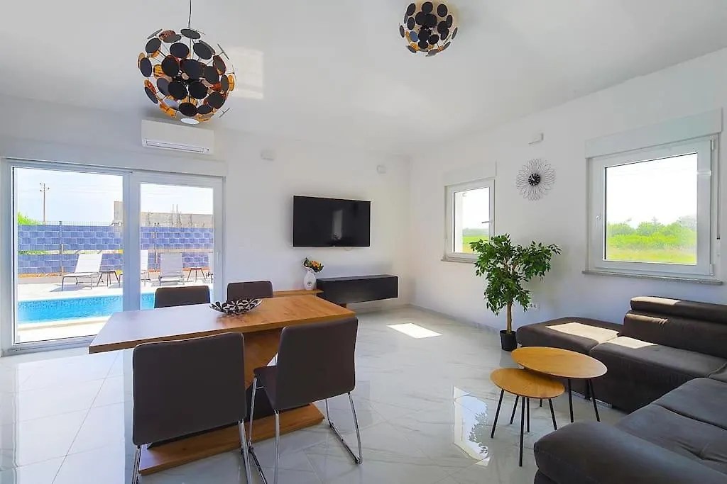 Apartment Flego With Private Swimming Pool And Big Outside Space Funtana
