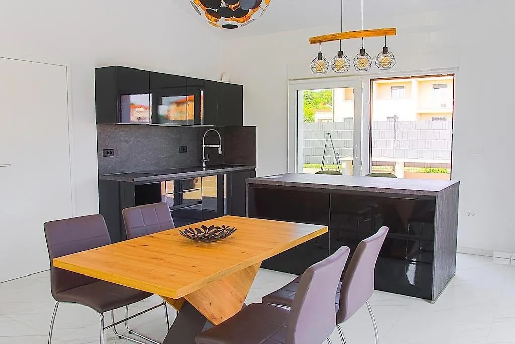 Apartment Flego With Private Swimming Pool And Big Outside Space Funtana 0*,  Croatia