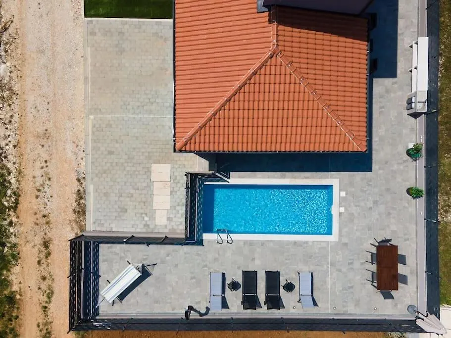 Apartment Flego With Private Swimming Pool And Big Outside Space Funtana