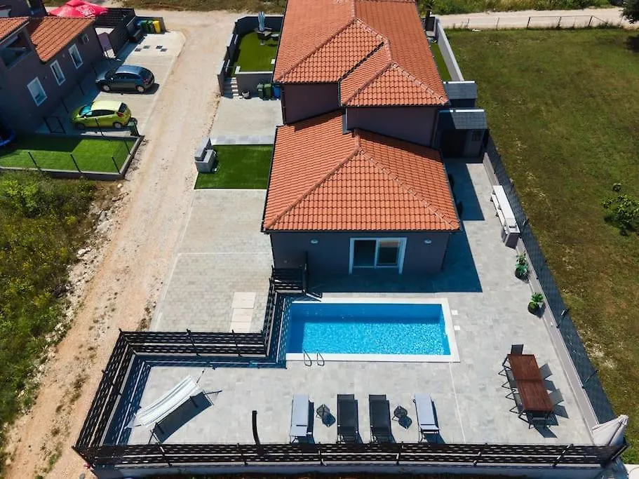 Apartment Flego With Private Swimming Pool And Big Outside Space Funtana
