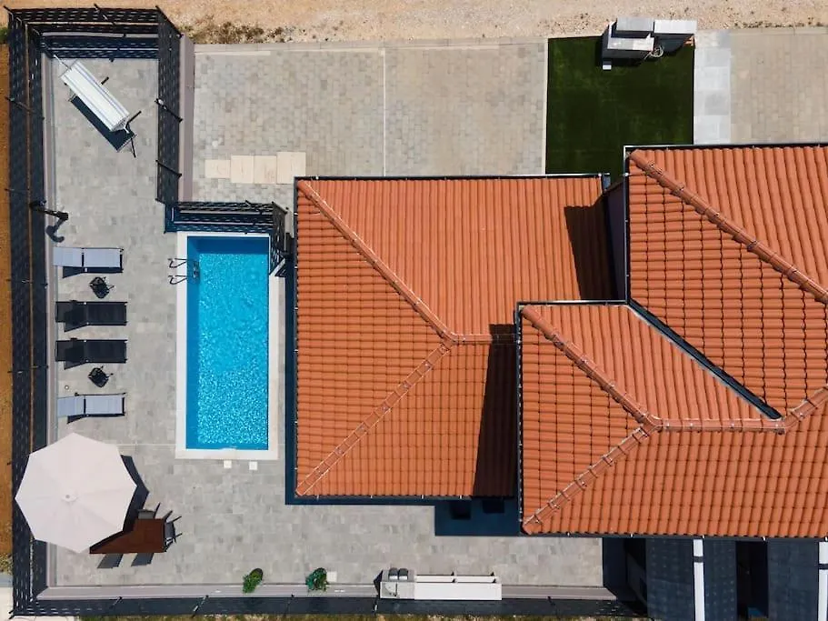 Apartment Flego With Private Swimming Pool And Big Outside Space Funtana