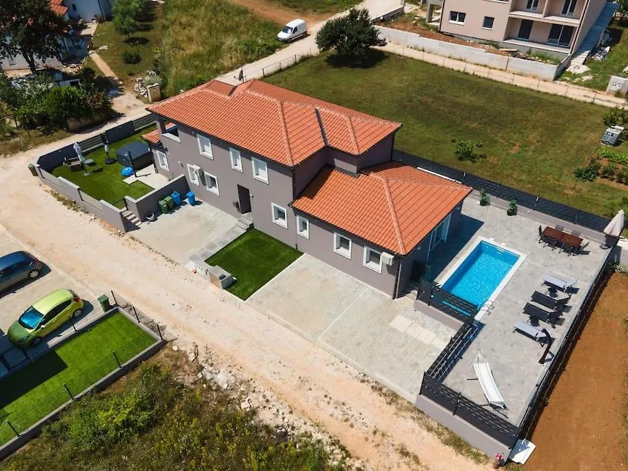 Apartment Flego With Private Swimming Pool And Big Outside Space Funtana