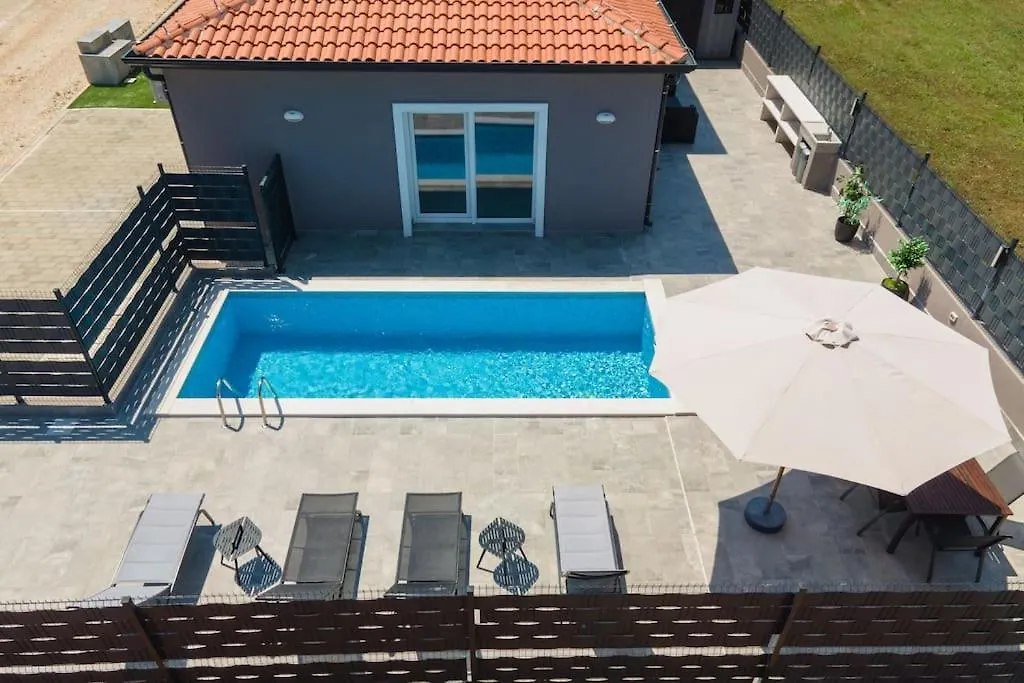 Apartment Flego With Private Swimming Pool And Big Outside Space Funtana Croatia